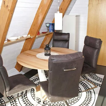 Zeltdachhaus Mit W_lan _ Parkplatz Holiday home Damp